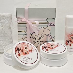 מארז מתנה קרם גוף פילינג רול-און ומגבת ידיים