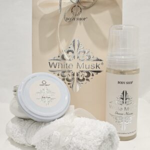מארז מתנה מסדרת היוקרה WHITE MUSK קרם מוס ומגבת